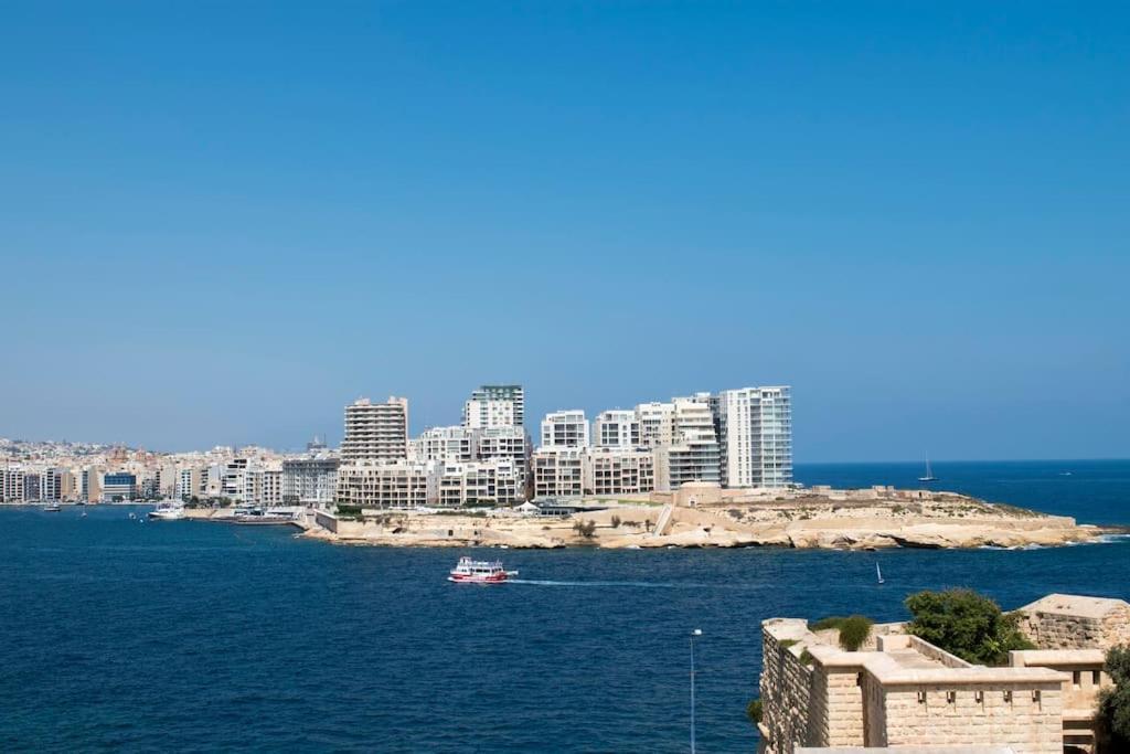 Vallettastay - Harbor View Gem -Sea View 2 Bed Apt Esterno foto