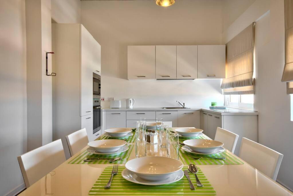 Vallettastay - Harbor View Gem -Sea View 2 Bed Apt Esterno foto