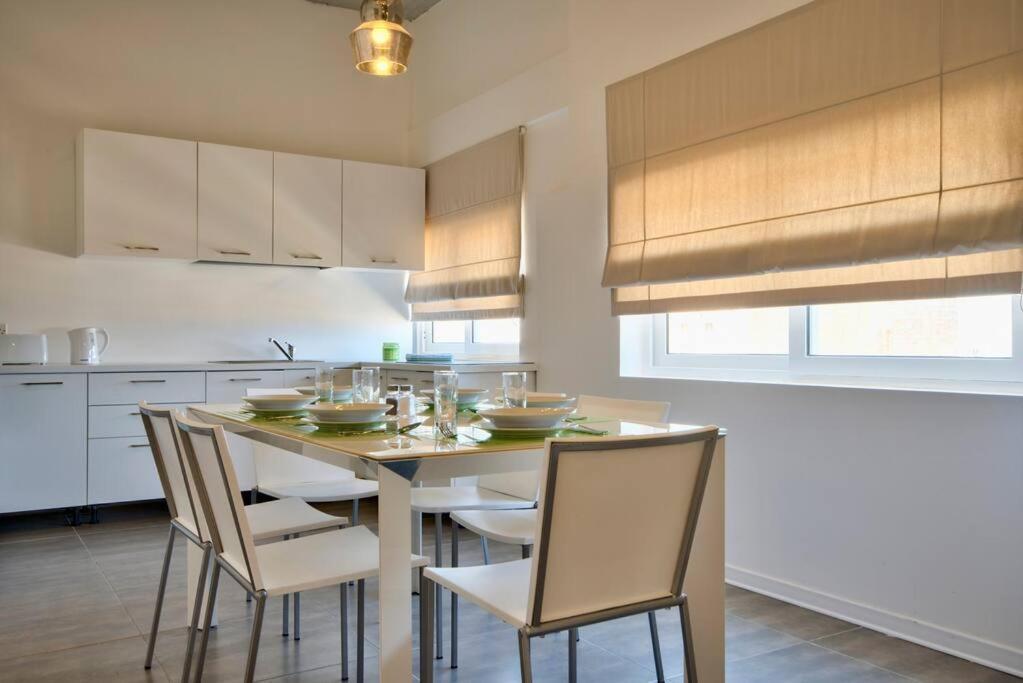 Vallettastay - Harbor View Gem -Sea View 2 Bed Apt Esterno foto
